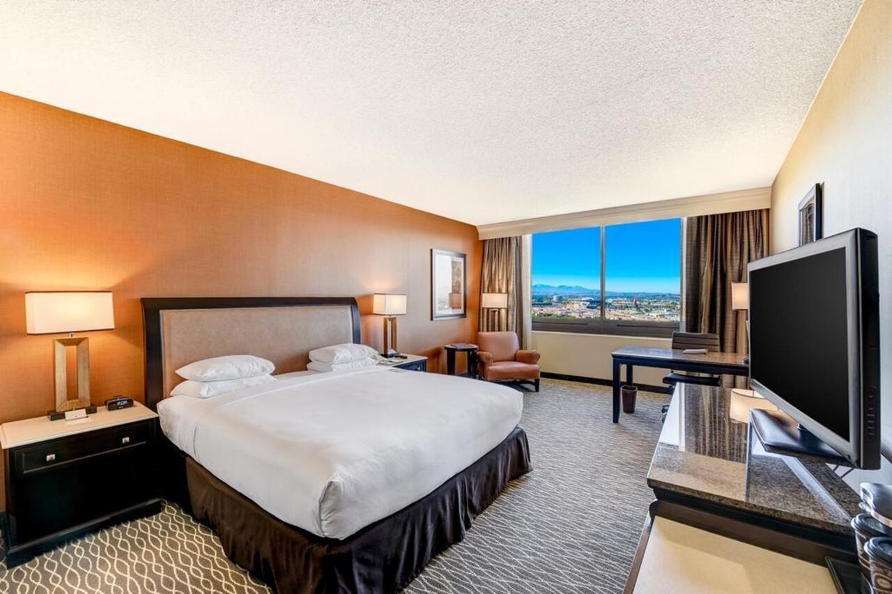 Hotel Fera Anaheim, A Doubletree By Hilton Orange Exteriör bild