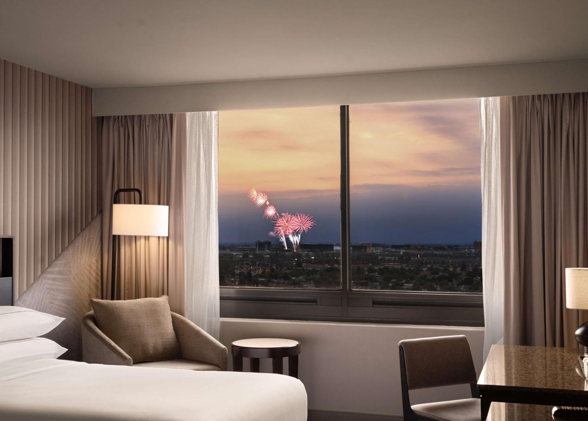 Hotel Fera Anaheim, A Doubletree By Hilton Orange Exteriör bild