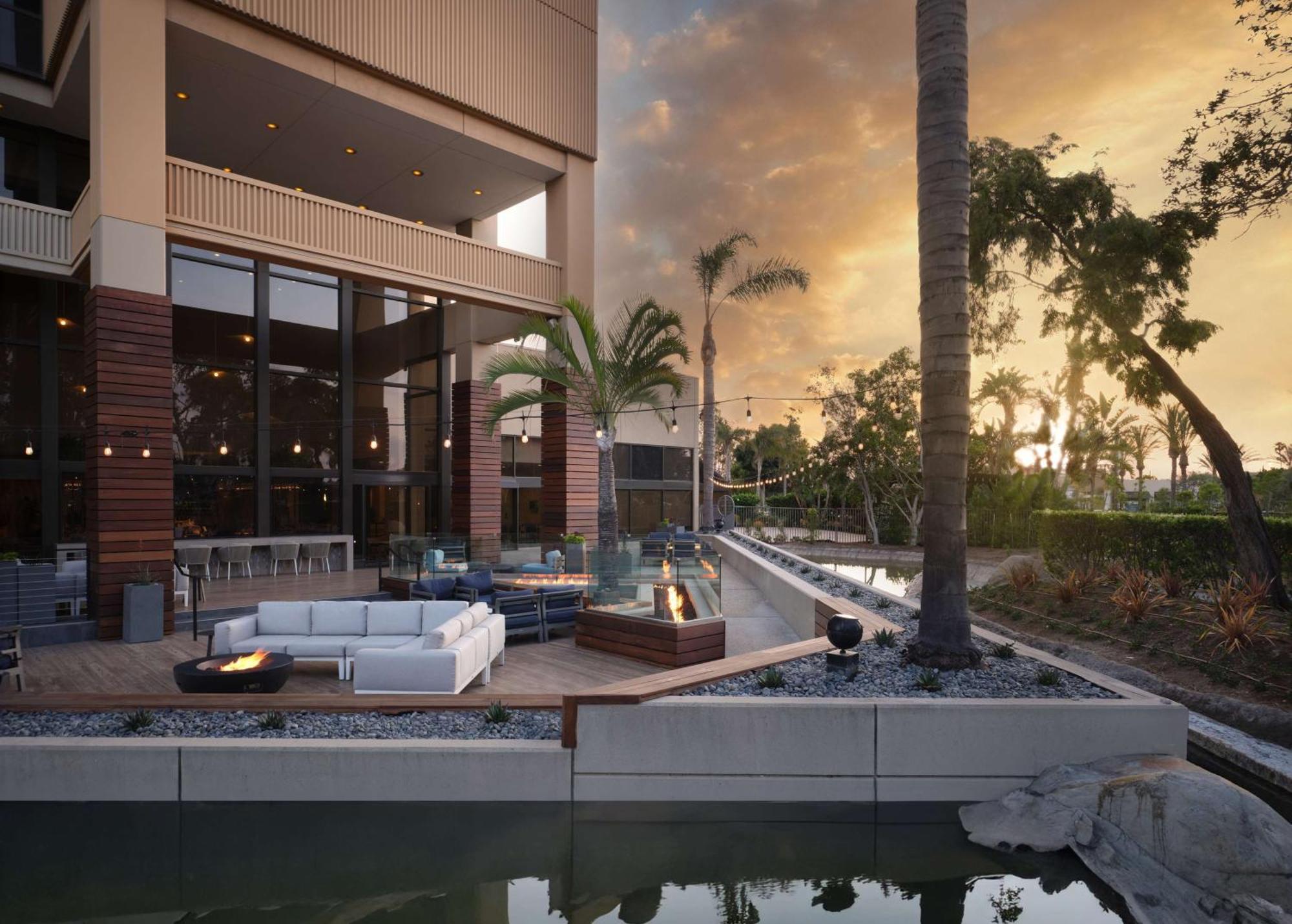 Hotel Fera Anaheim, A Doubletree By Hilton Orange Exteriör bild